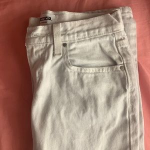 White jeans, never worn, too small for me. In new condition.